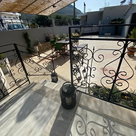 Kasteli Cozy House 아크앤젤로스