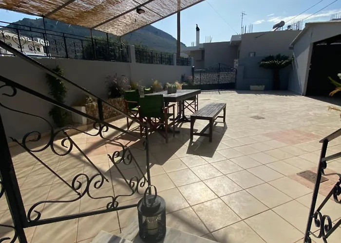 Kasteli Cozy House Архангелос