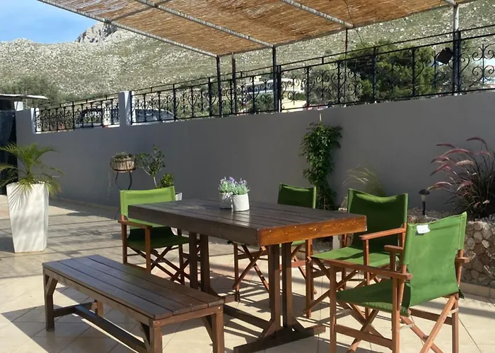 Kasteli Cozy House * 아크앤젤로스