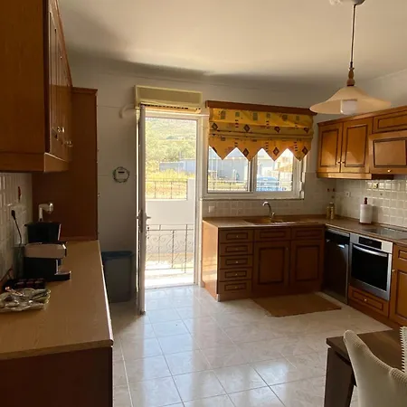 Kasteli Cozy House *